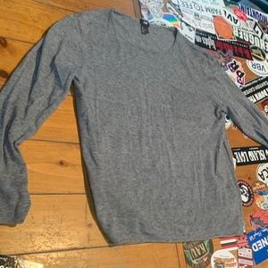 Grey Long-Sleeve Tee with da pocket!